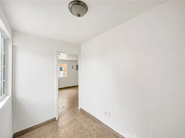 6827 Simpson Ave #4 — Photo 17
