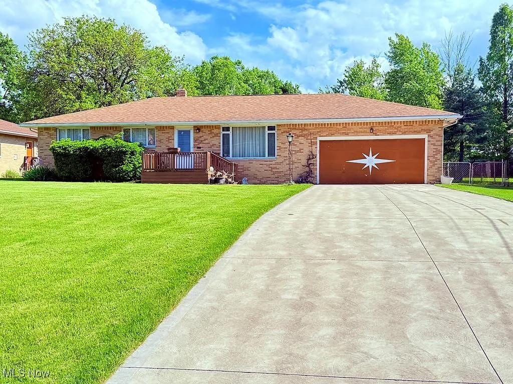 18653 Bonnie Ln photo 1