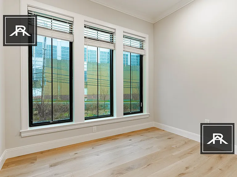159 Everett St #201 — Photo 6