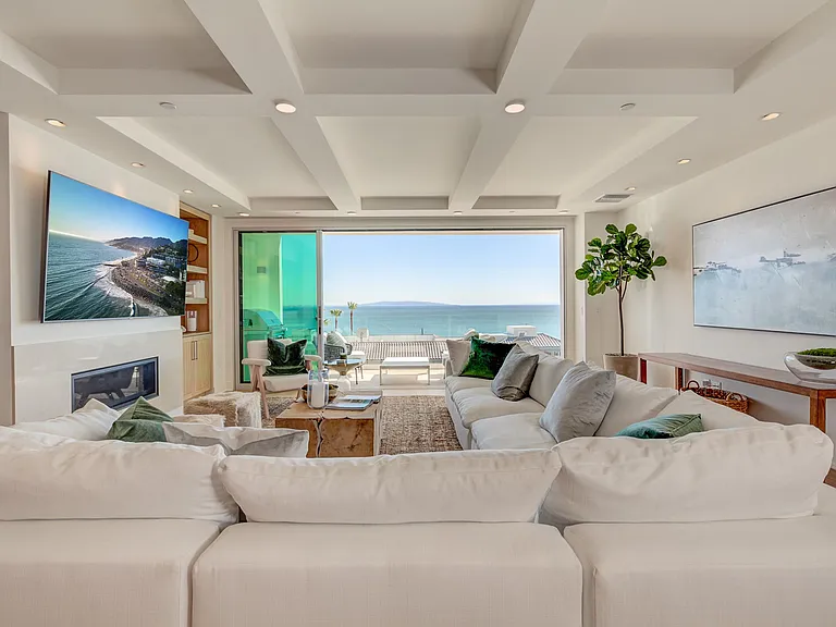 Sea View Villas — Photo 150