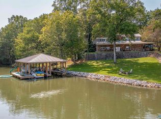 290 Doughboy Rd, Rainbow City, AL 35906