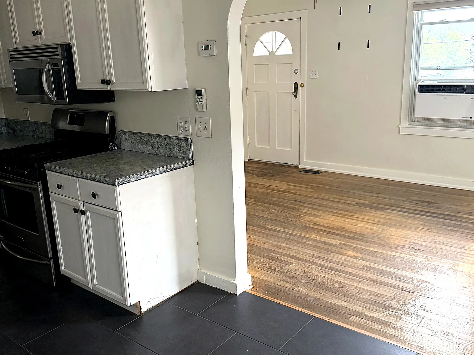 3 bed, 1136 sqft, $2,695 — Photo 4