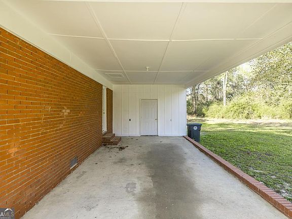 5th image of 918 Henderson Rd