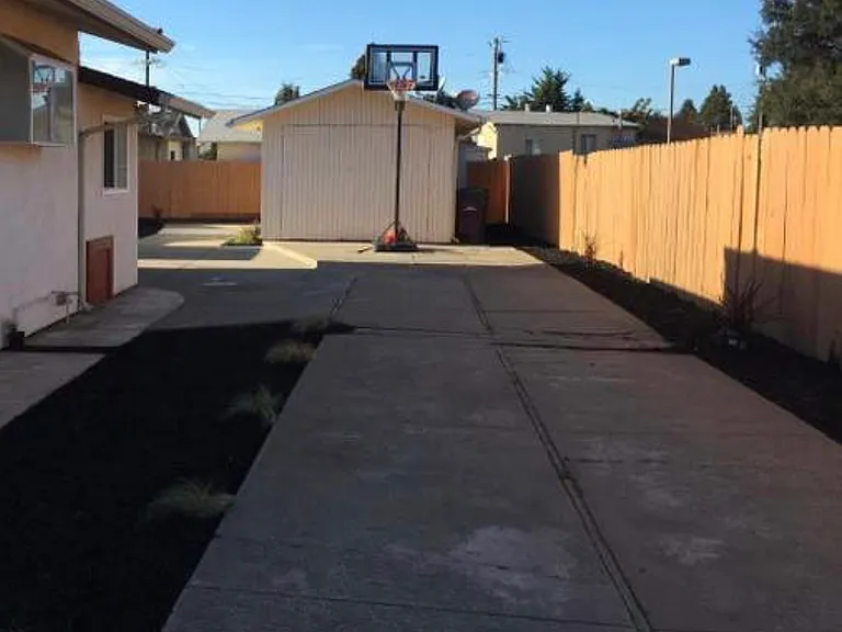 524 Sycamore Ave — Photo 2