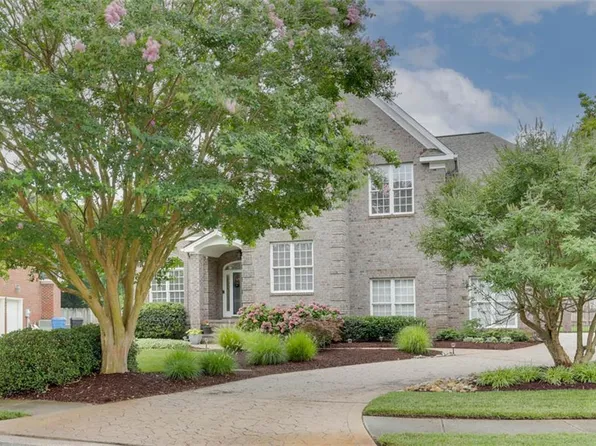 2380 Litchfield Way, Virginia Beach, VA 23453