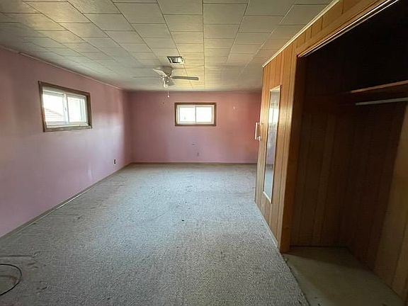 5th image of 4310 Broadway St