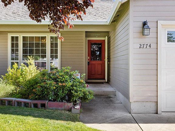 3rd image of 2774 Brookdale Dr