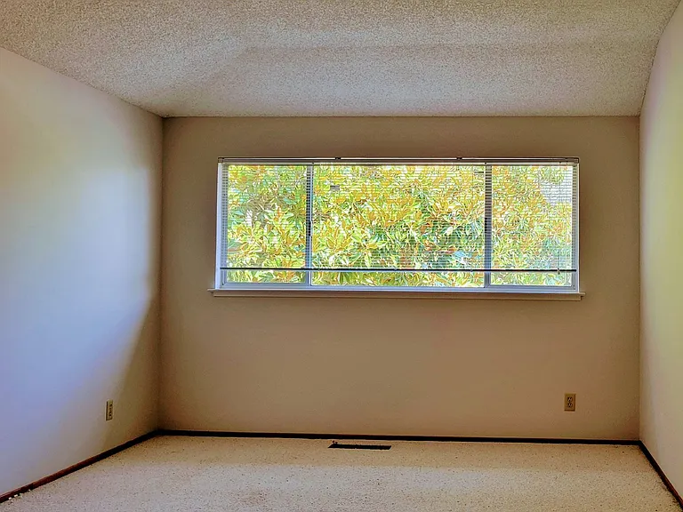 21940 Rucker Dr — Photo 16