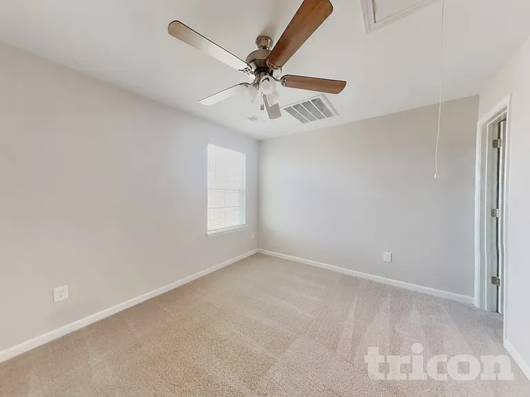 6858 Keeneland Dr — Photo 17