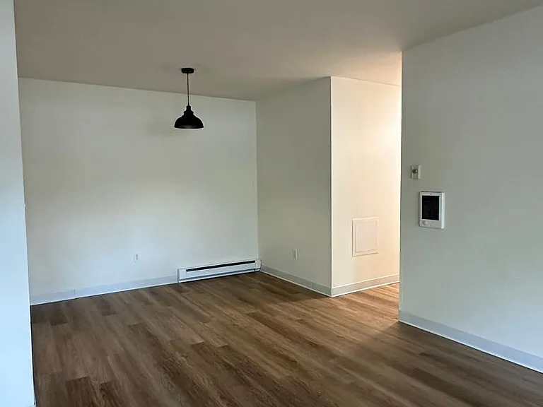 University Park Apartments near Cornell University — Photo 337