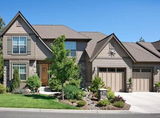 9121 Roll Rd, Clarence Center, NY 14032