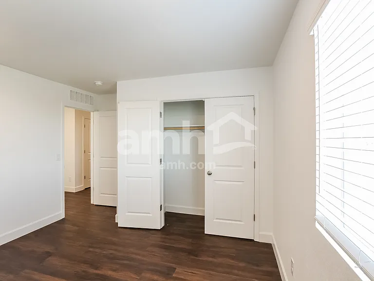 8863 N 171st Dr — Photo 10