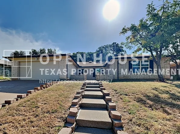 2424 Meadow Creek Dr, Bedford, TX 76021