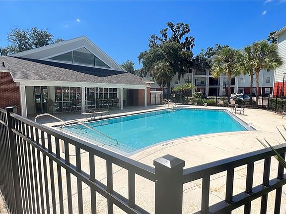 5th image of 2360 SW Archer Rd APT 304