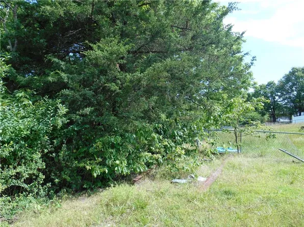 2418 Mundell Rd, Eureka Springs, AR 72631