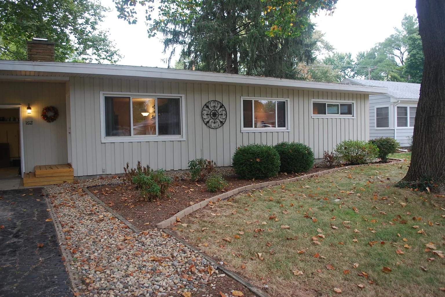 1612 Chevy Chase Dr photo 1