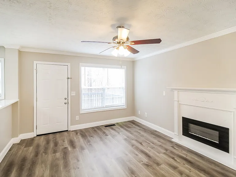 110 Rosewood Cir — Photo 6