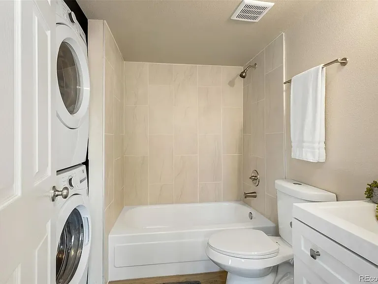 4355 Black Water Ct — Photo 15