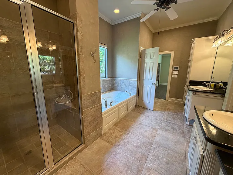 1073 Waters Edge Cir — Photo 12