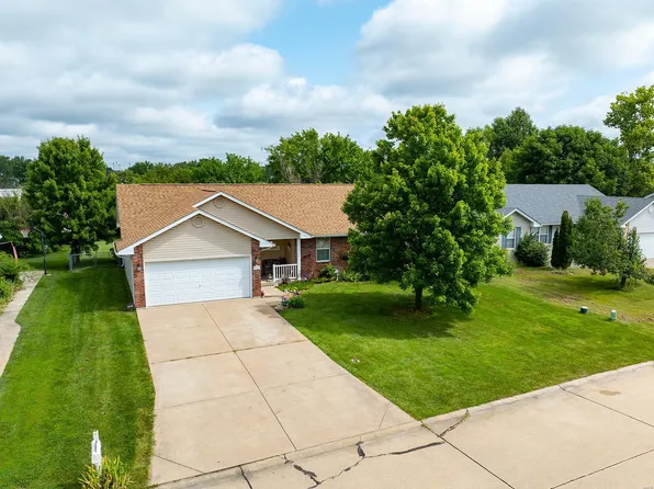 1011 Southway Ct, Bowling Green, MO 63334