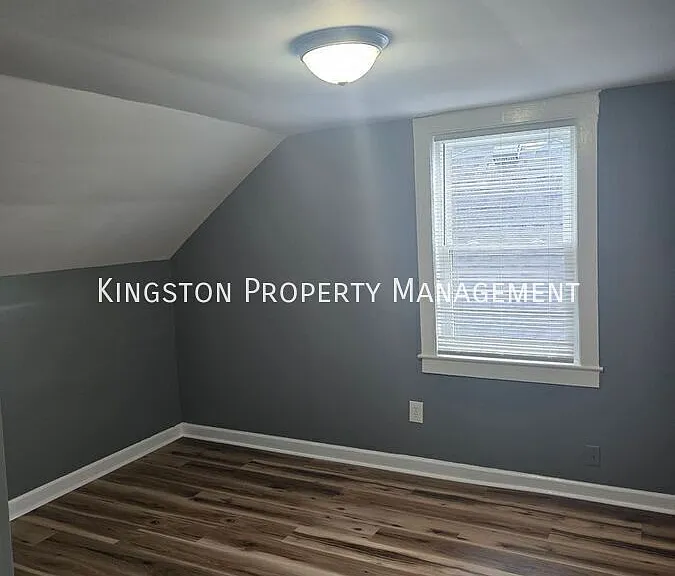723 Charles Ave — Photo 4