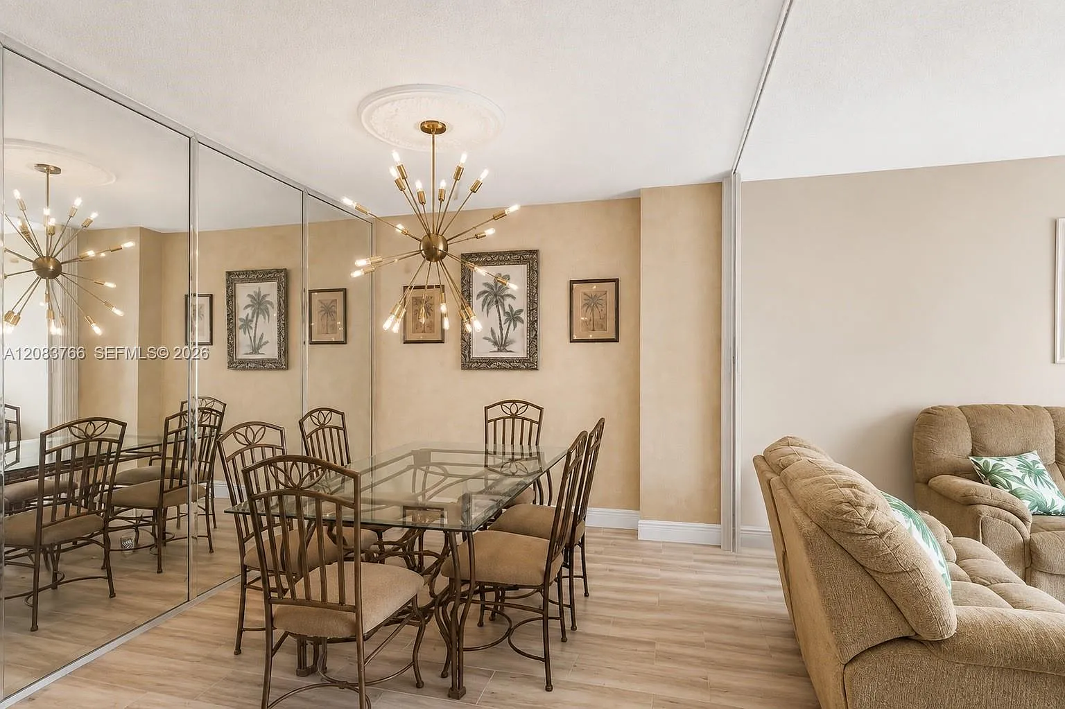 Hemispheres Condo — Photo 4