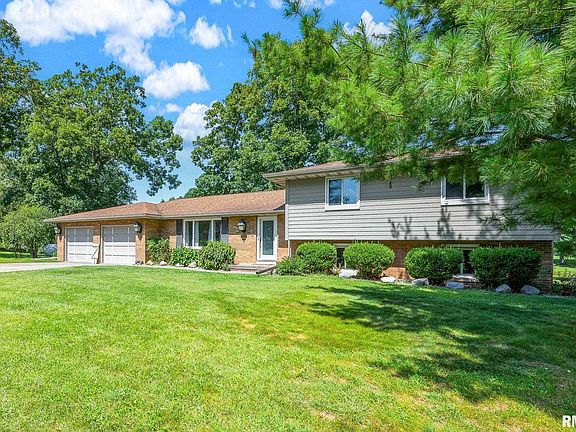 3rd image of 217 E Lakeshore Dr