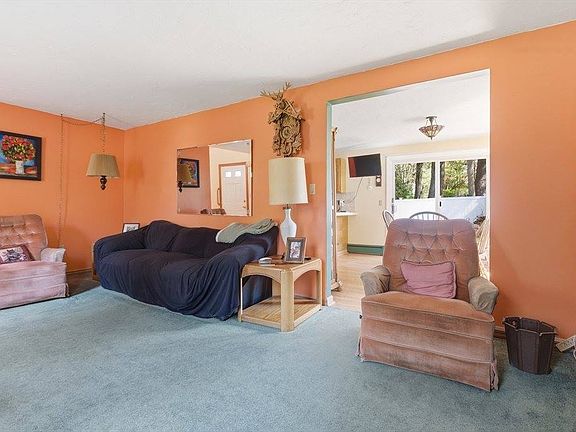 3rd image of 19 Mockingbird Ln