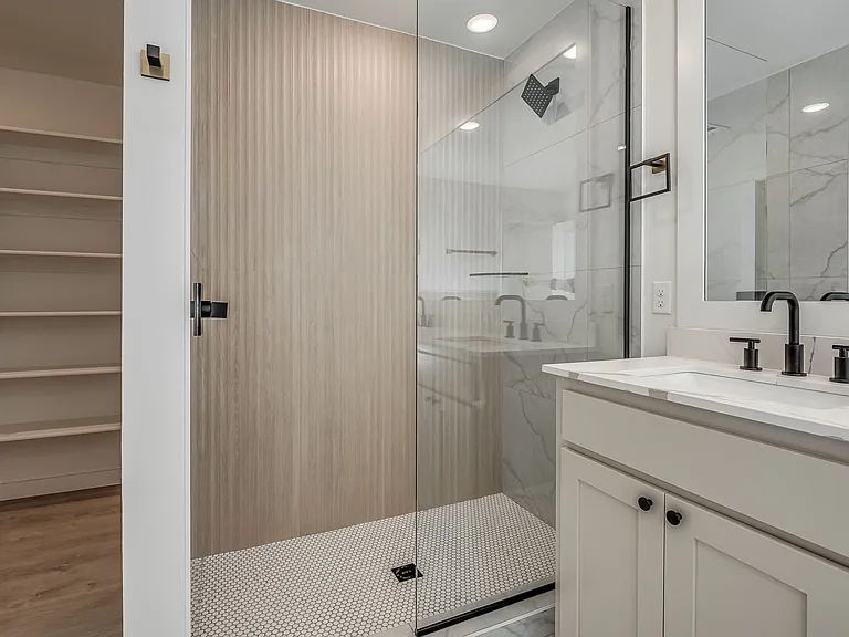 25 S Walnut St #A — Photo 4