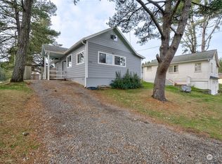 4405 K Pl, Seaview, WA 98644