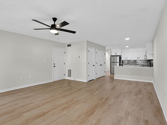 5th image of 204 Overby Park Dr