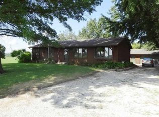 110 Willow Ln, Perry, KS 66073