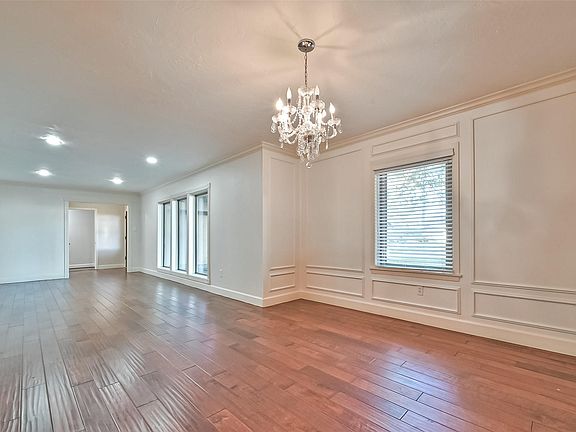 3rd image of 1622 Huge Oaks St