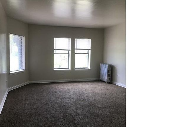 2nd image of 5250 S King Dr #3