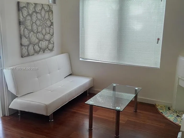 750 Jefferson Ave #7 — Photo 3