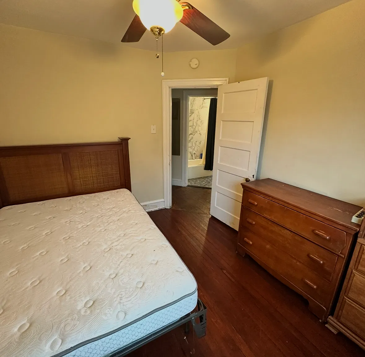 3 bed, 1152 sqft, $790 — Photo 1