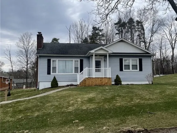 9 Cherry Ln, Lakewood, NY 14750