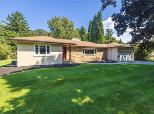 46 Parkview Dr, Rochester, NY 14625