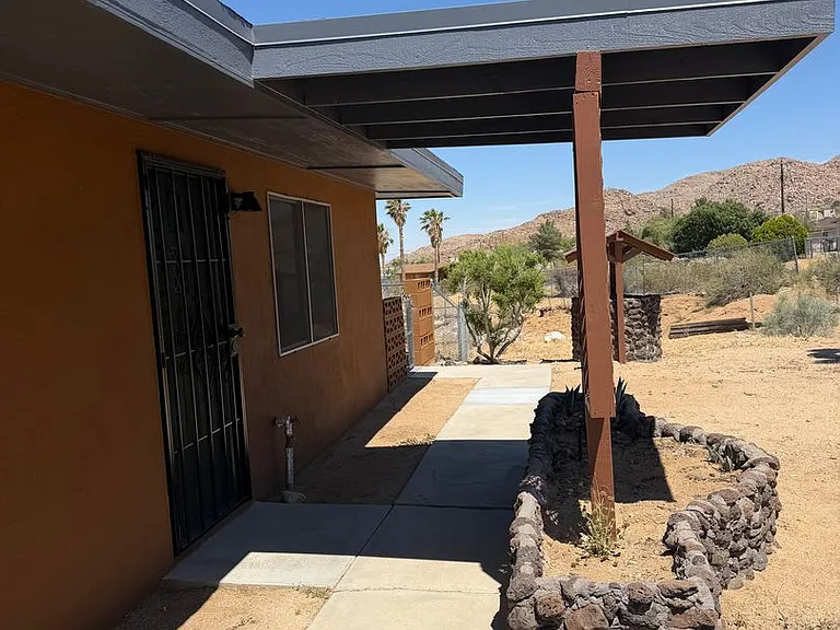 61606 Adobe Dr — Photo 2