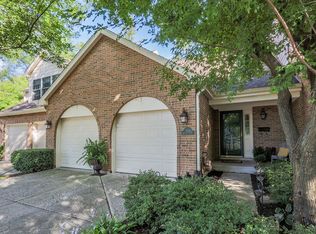 633 Windham Ln, Naperville, IL 60563