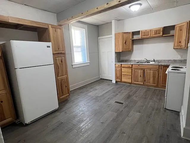 2 bed, 1250 sqft, $820 — Photo 1