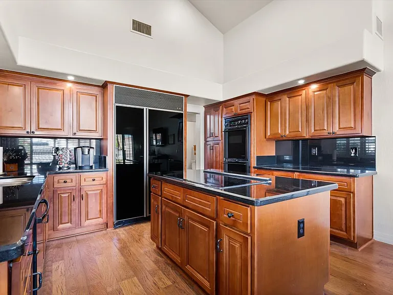 8292 E Cortez Dr — Photo 4