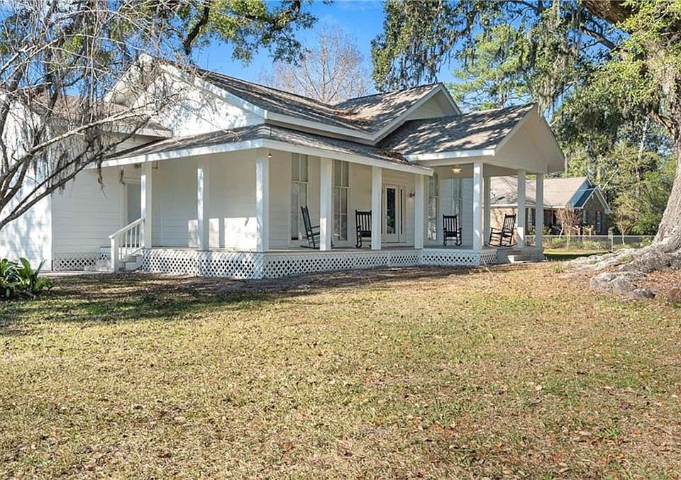13580 N Wintzell Ave, Bayou La Batre, AL 36509 MLS 7153848 Zillow