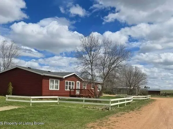 14649 85th St SW, Bowman, ND 58623