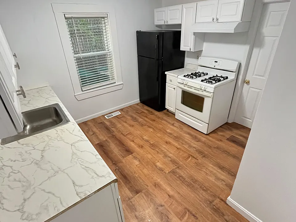 8 Cherry St #1