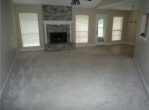 2nd image of 561 Aurora Oaks Dr