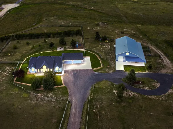 2500 Moonlight Ct, Cheyenne, WY 82009