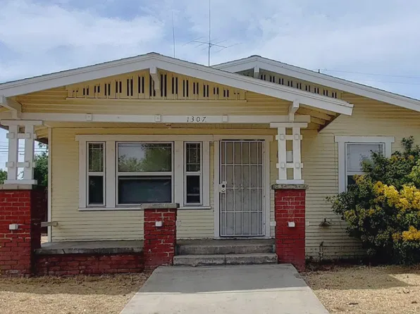 1307 N Calaveras St, Fresno, CA 93728