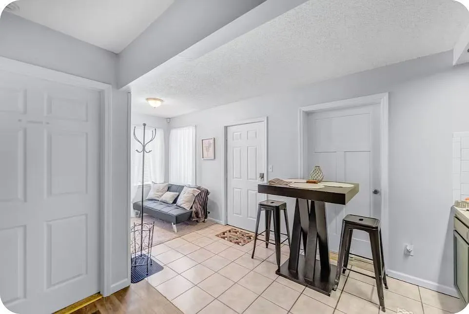 1 bed, 1.0 bath, $2,000 — Photo 4