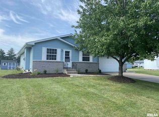 1124 Meadow Ln, Colona, IL 61241